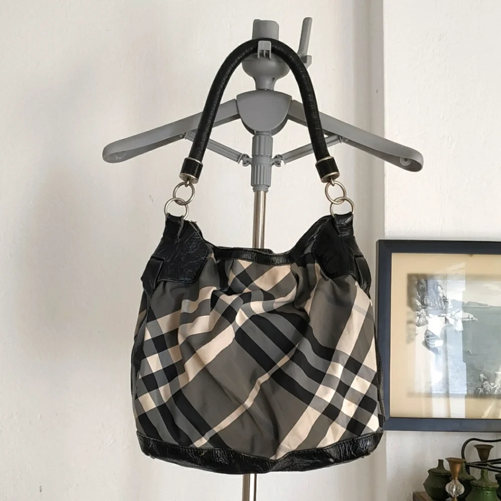 Burberry Black and White Shoulder Bag - Picture 1 of 17